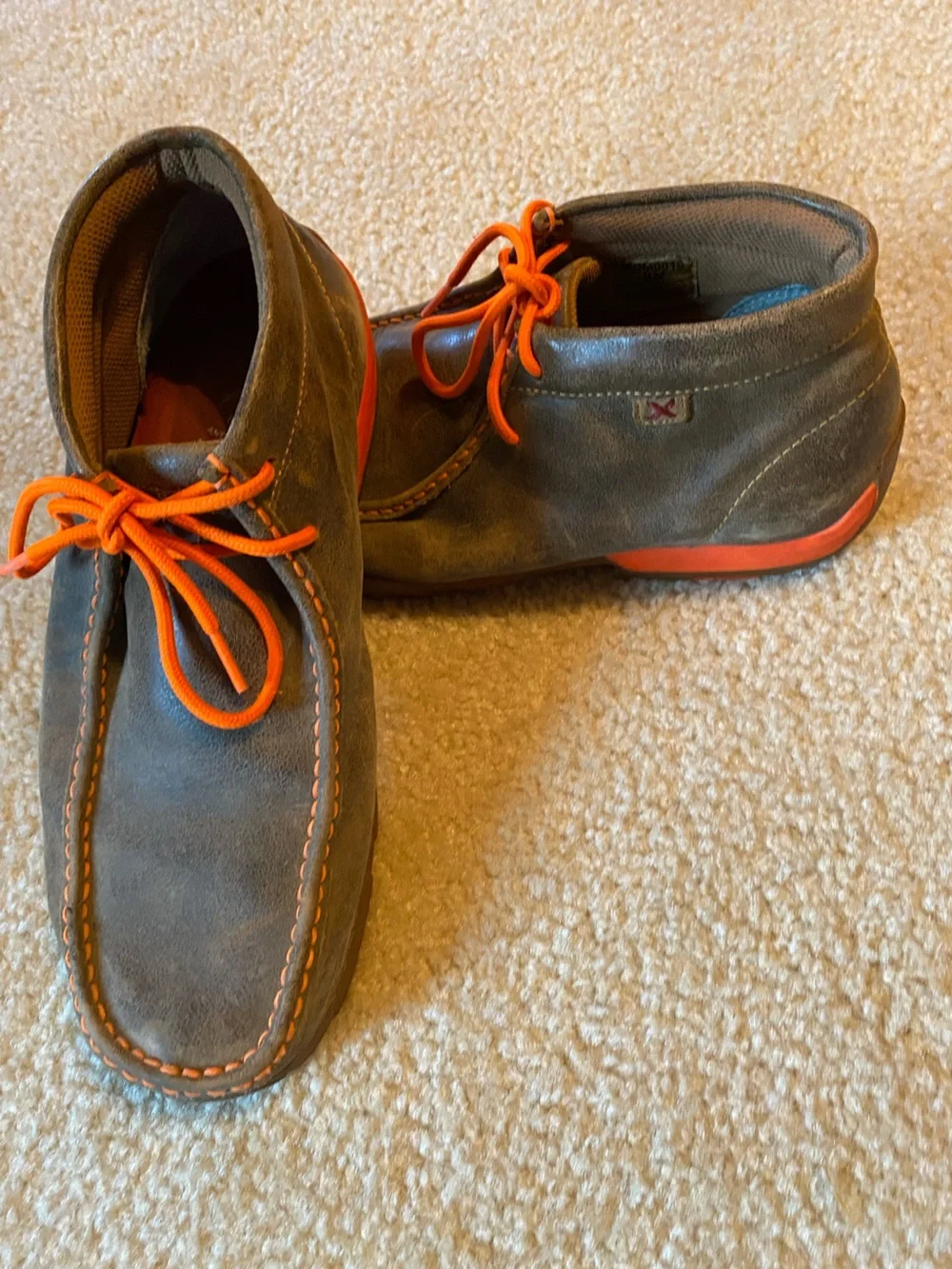 Men's Twisted X Men’s Casual Suede Moc Toe Chukka - Tan with Orange Laces